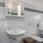 Stunning In Barbat With Wifi * Barbat na Rabu