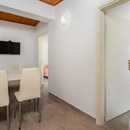 Lovely Apartment In Barbat With Swimming Pool *