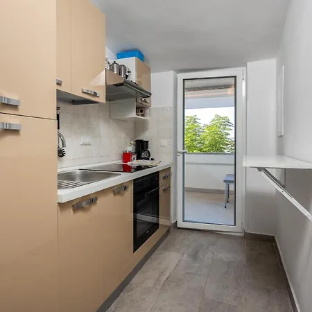 Lovely Apartment In Barbat With Swimming Pool